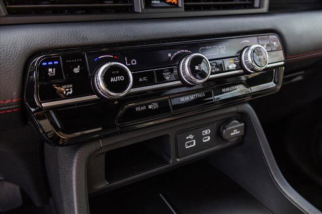 Used 2025 Honda Pilot Black Edition image 21