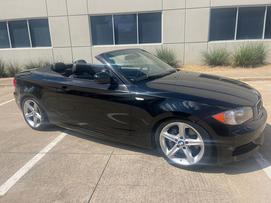 Used 2010 BMW 135i Convertible w/ Premium Pkg image 12