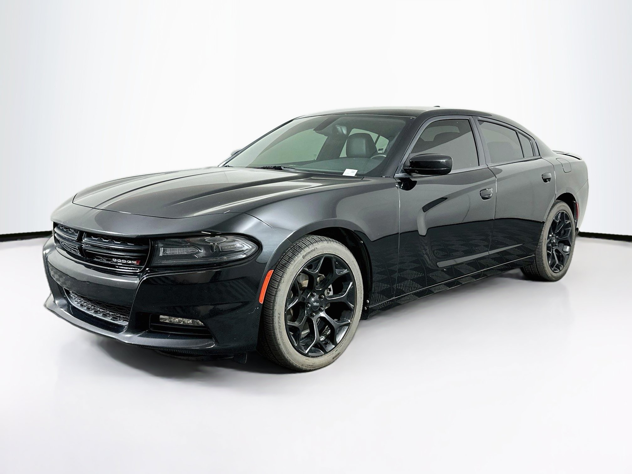 Used 2015 Dodge Charger SXT w/ Plus Group RWD image 3