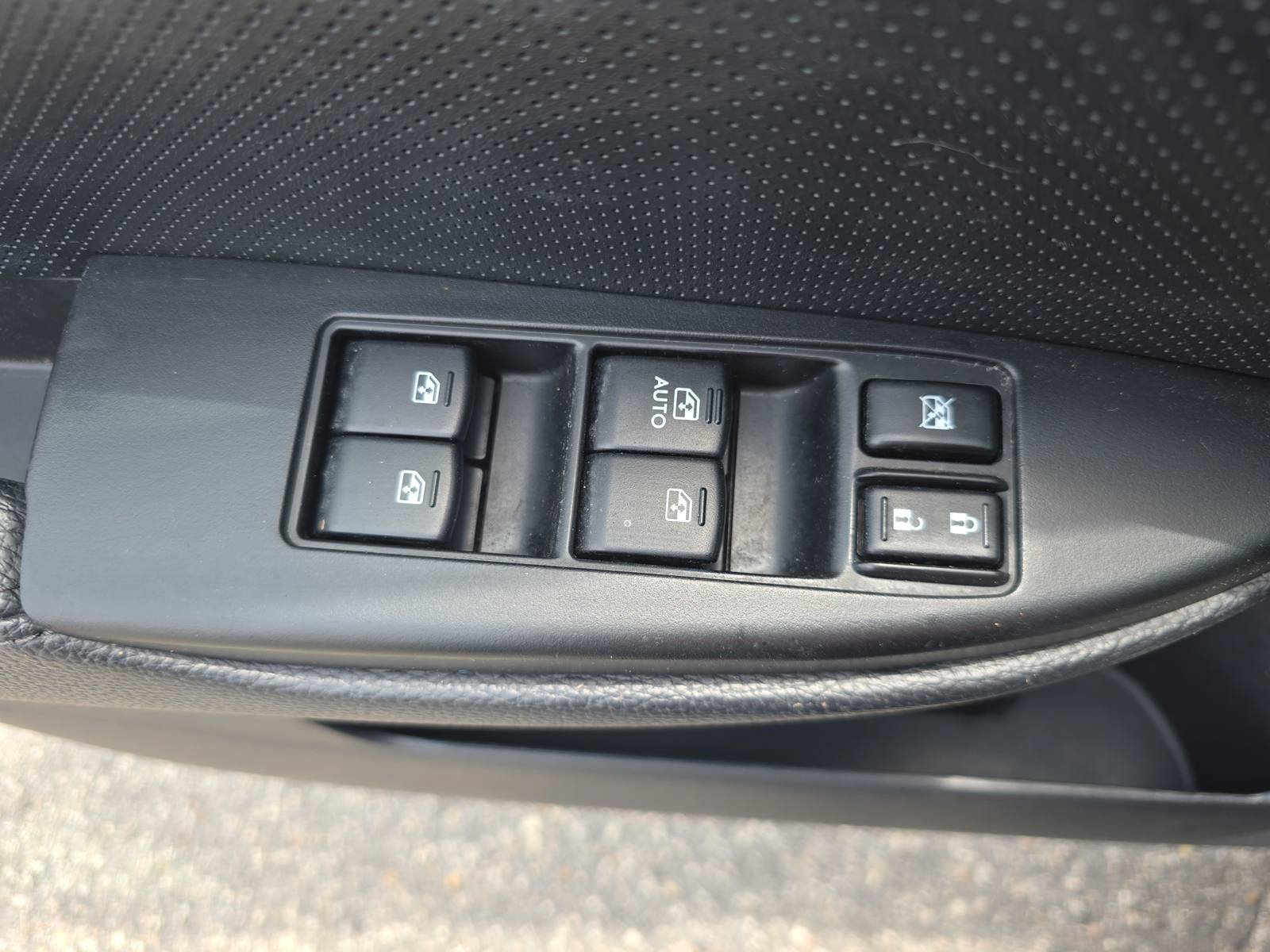 Used 2013 Subaru Outback 2.5i Limited w/ Popular Pkg 3 AWD/4WD image 30