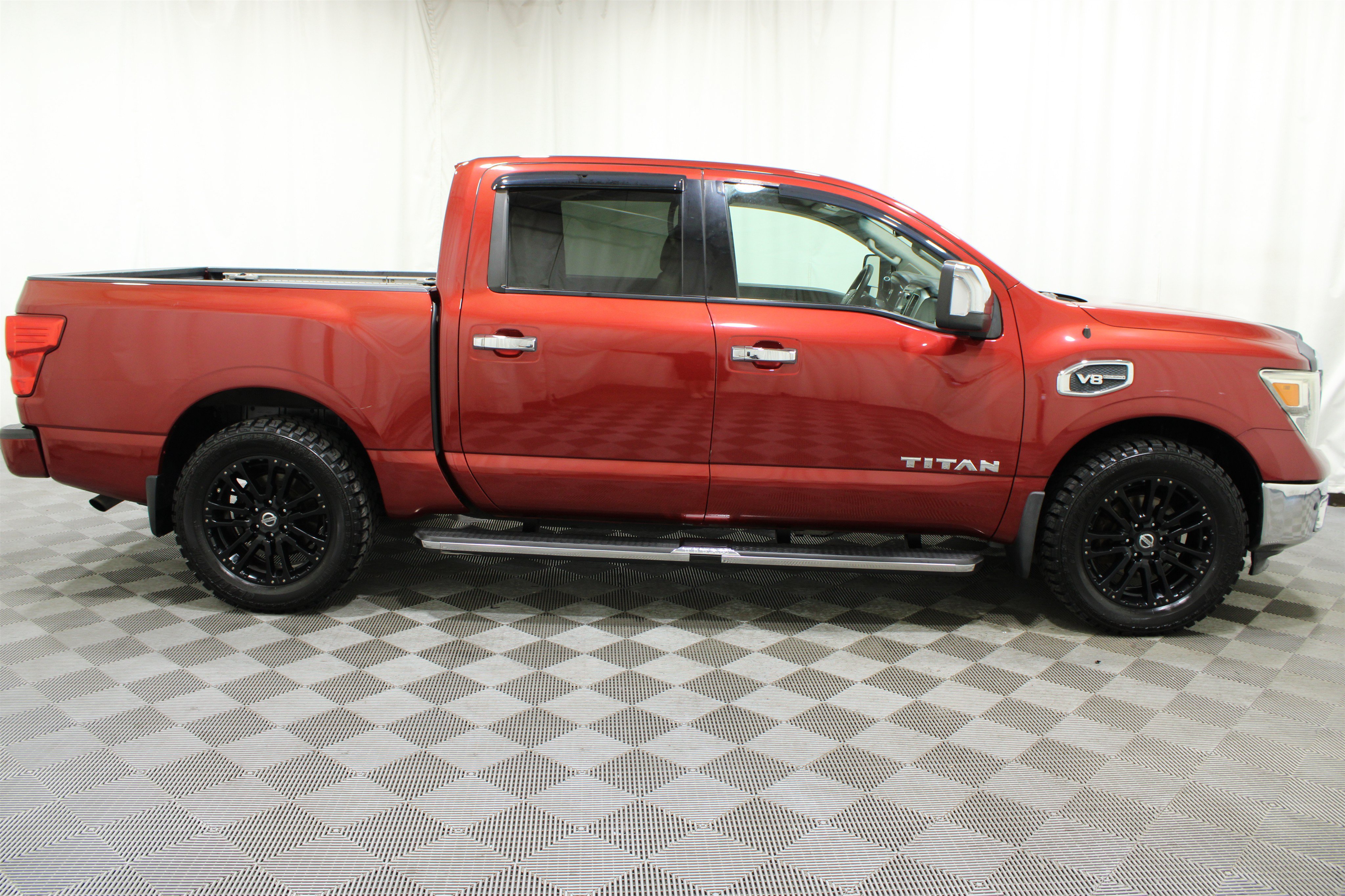 Used 2017 Nissan Titan SL w/ SL Towing Convenience Package RWD image 31