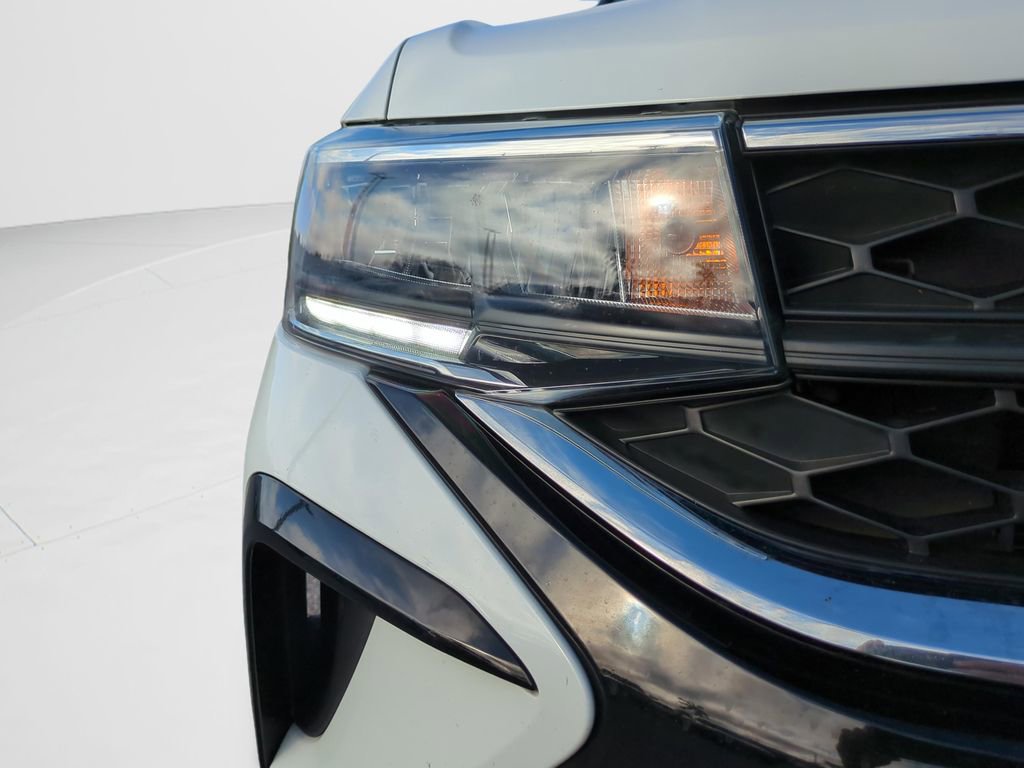 Used 2023 Volkswagen Taos S image 33