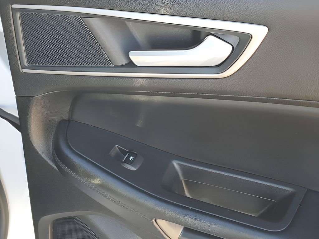 Used 2024 Ford Edge SEL image 47