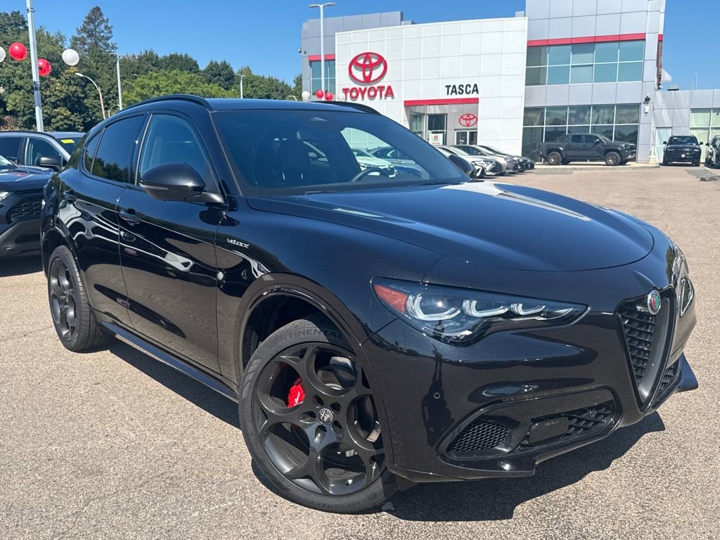 Used 2025 Alfa Romeo Stelvio Sprint