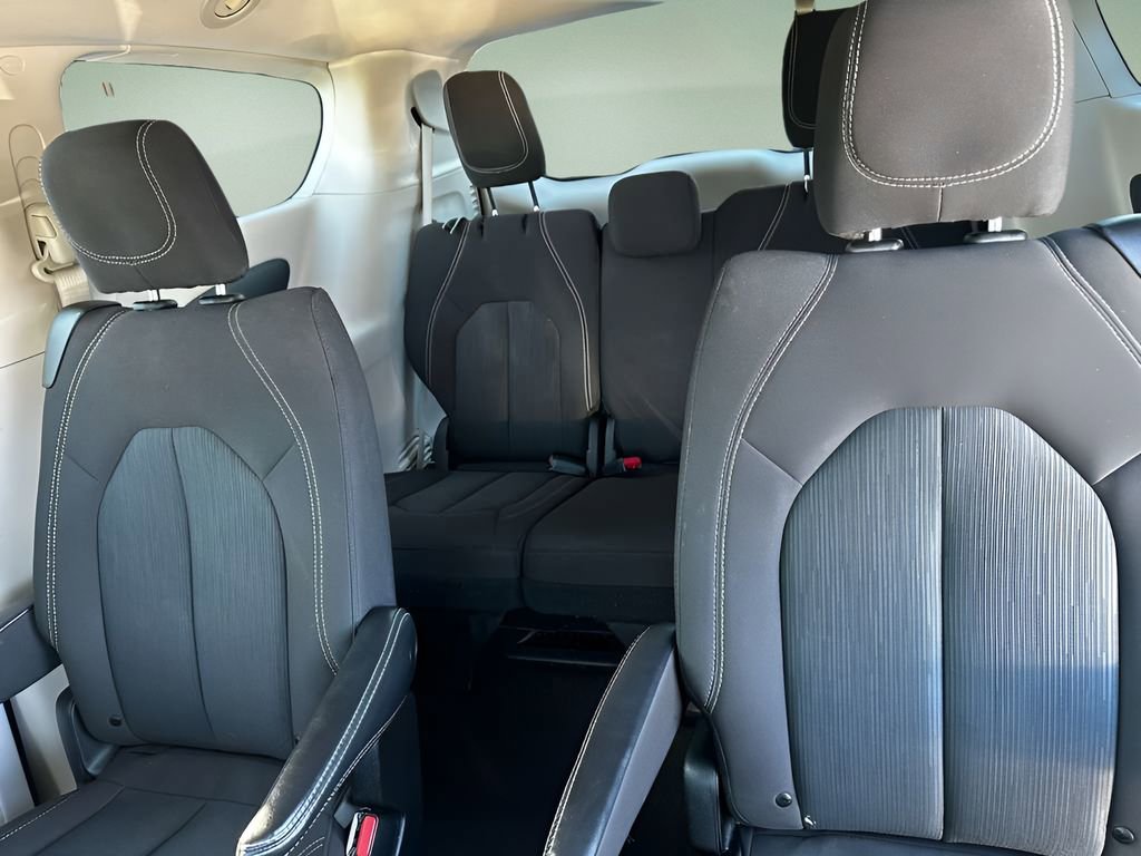 Used 2023 Chrysler Voyager LX image 21