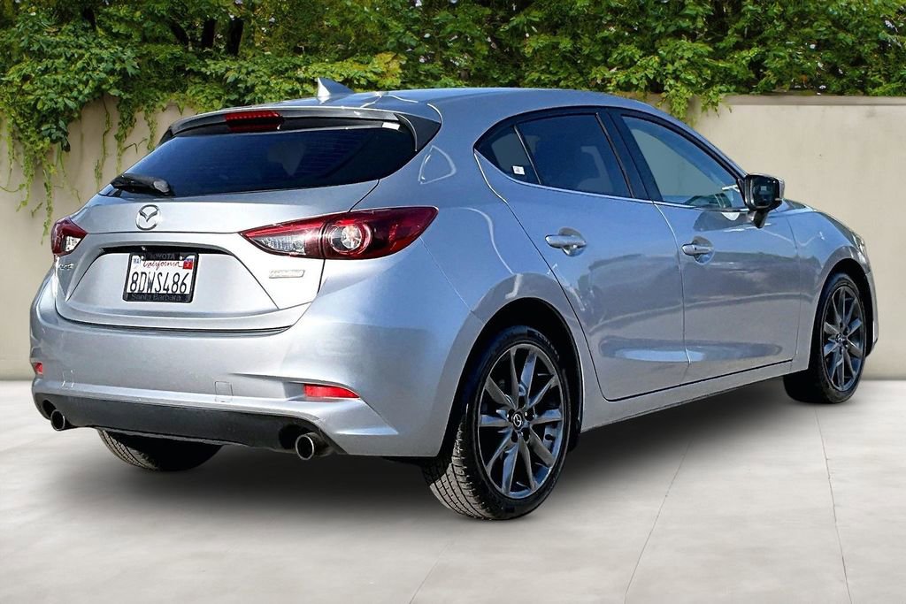 Used 2018 MAZDA MAZDA3 Grand Touring w/ Premium Equipment Package FWD image 5