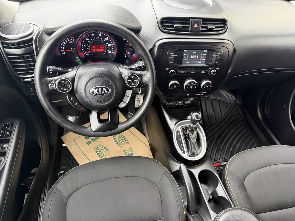 Used 2016 Kia Soul + image 18