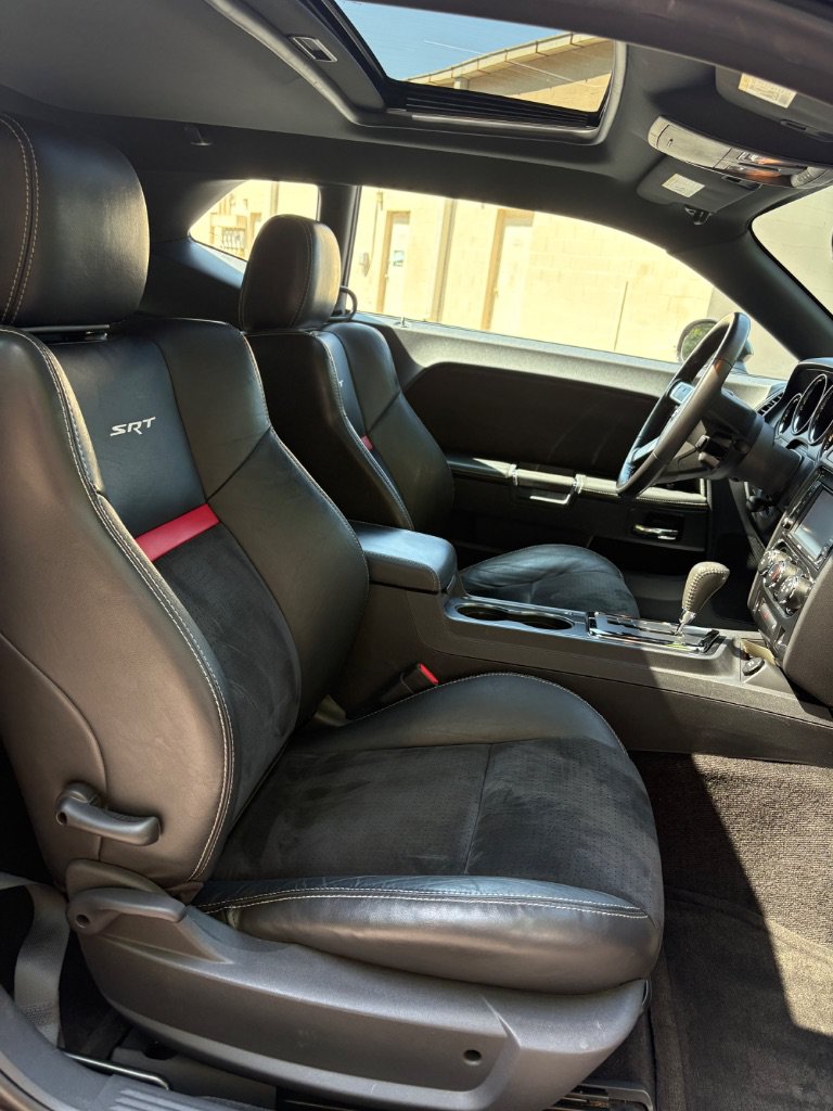 Used 2010 Dodge Challenger SRT8 RWD image 21