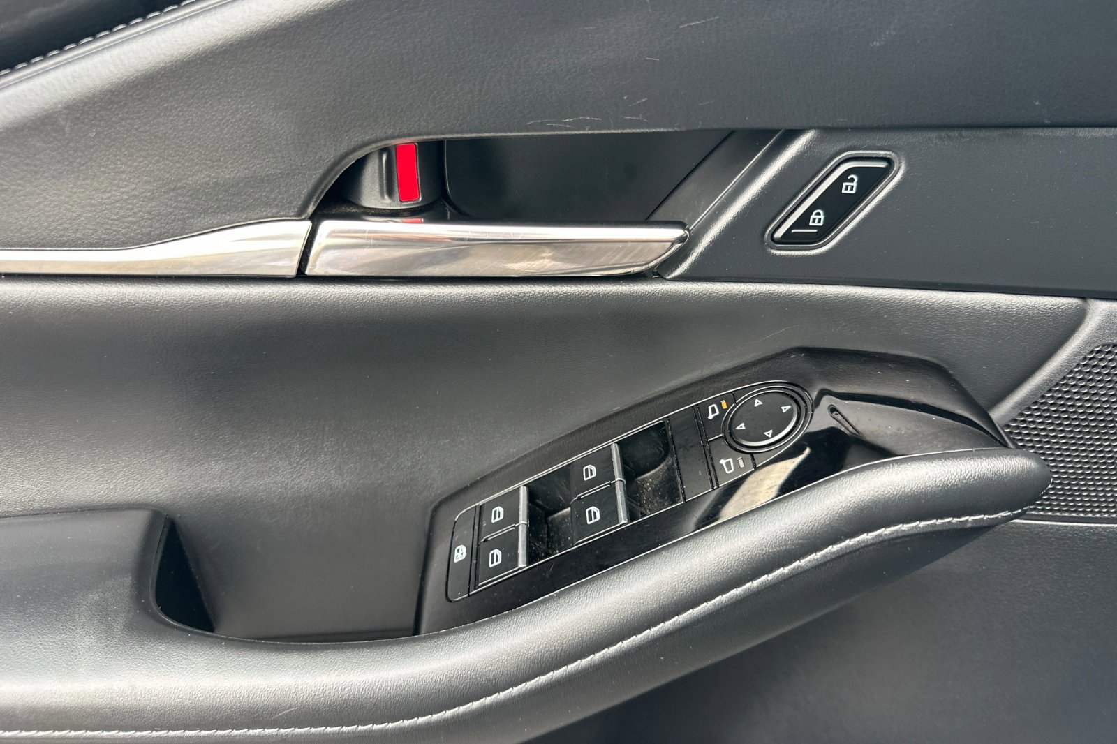 Certified 2024 MAZDA CX-30 AWD 2.5 S w/ Preferred Package image 8