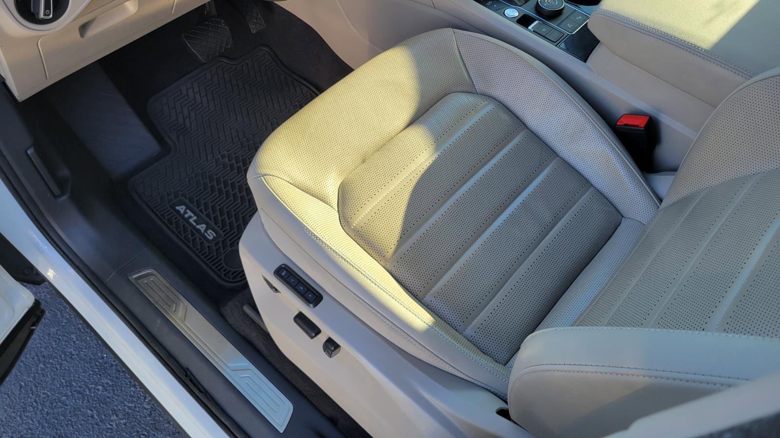 Used 2019 Volkswagen Atlas SEL Premium image 20