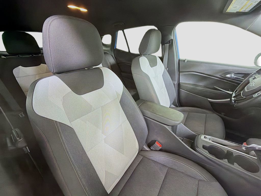 Used 2024 Chevrolet Trax RS w/ Driver Confidence Package image 28