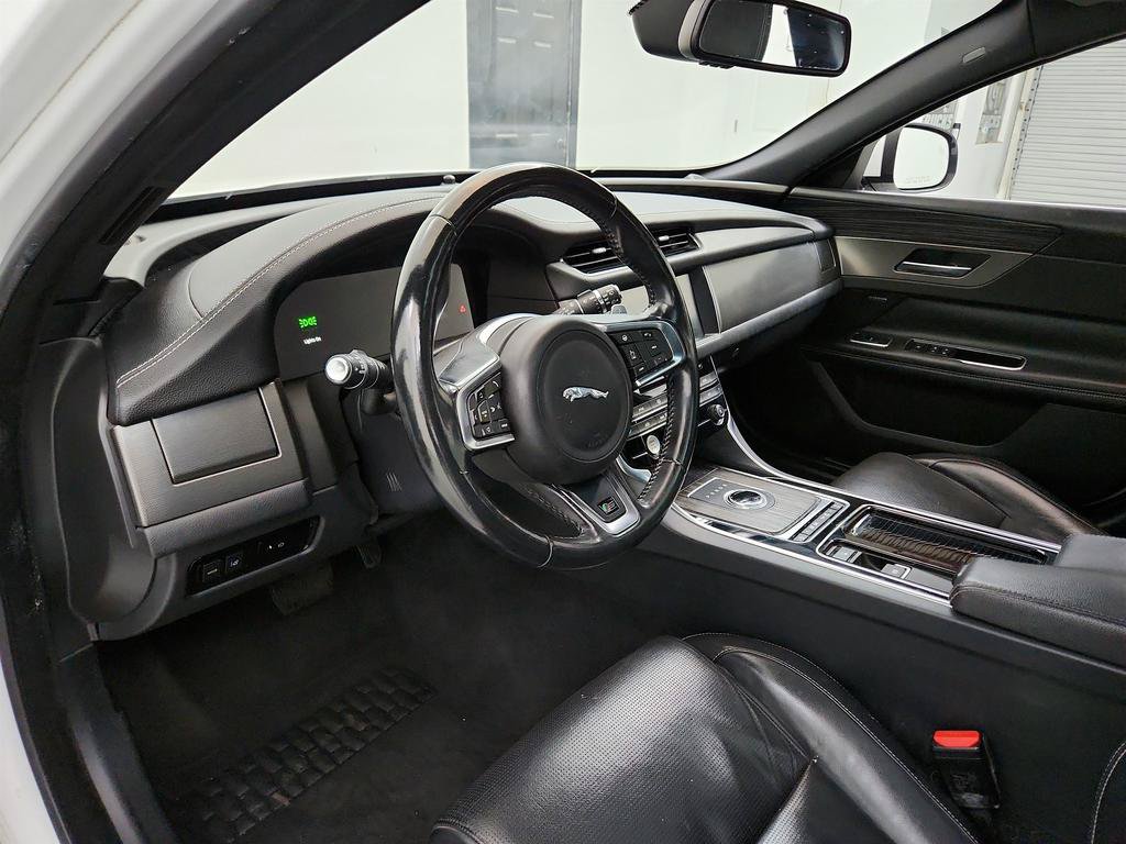 Used 2018 Jaguar XF S AWD/4WD image 13