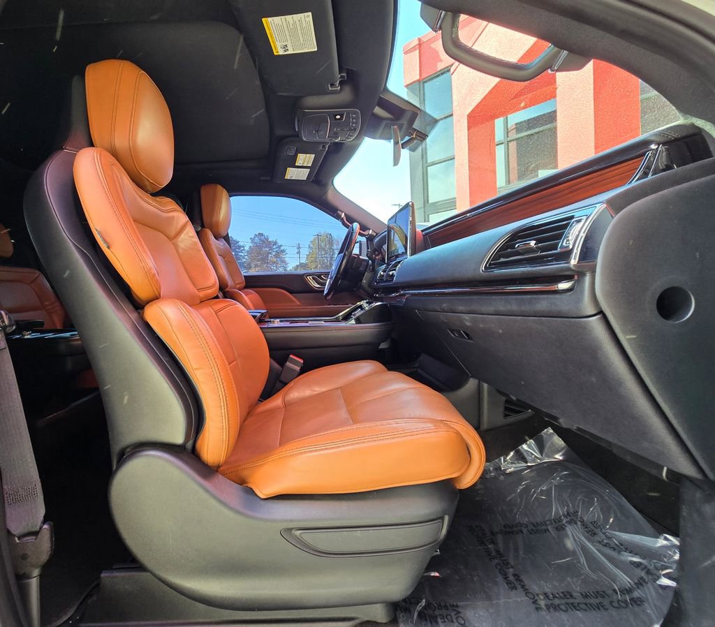 Used 2021 Lincoln Navigator Reserve AWD/4WD image 30
