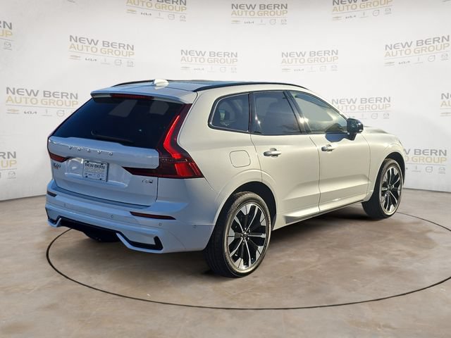 New 2026 Volvo XC60 T8 Plus w/ Protection Package Premier AWD/4WD image 5