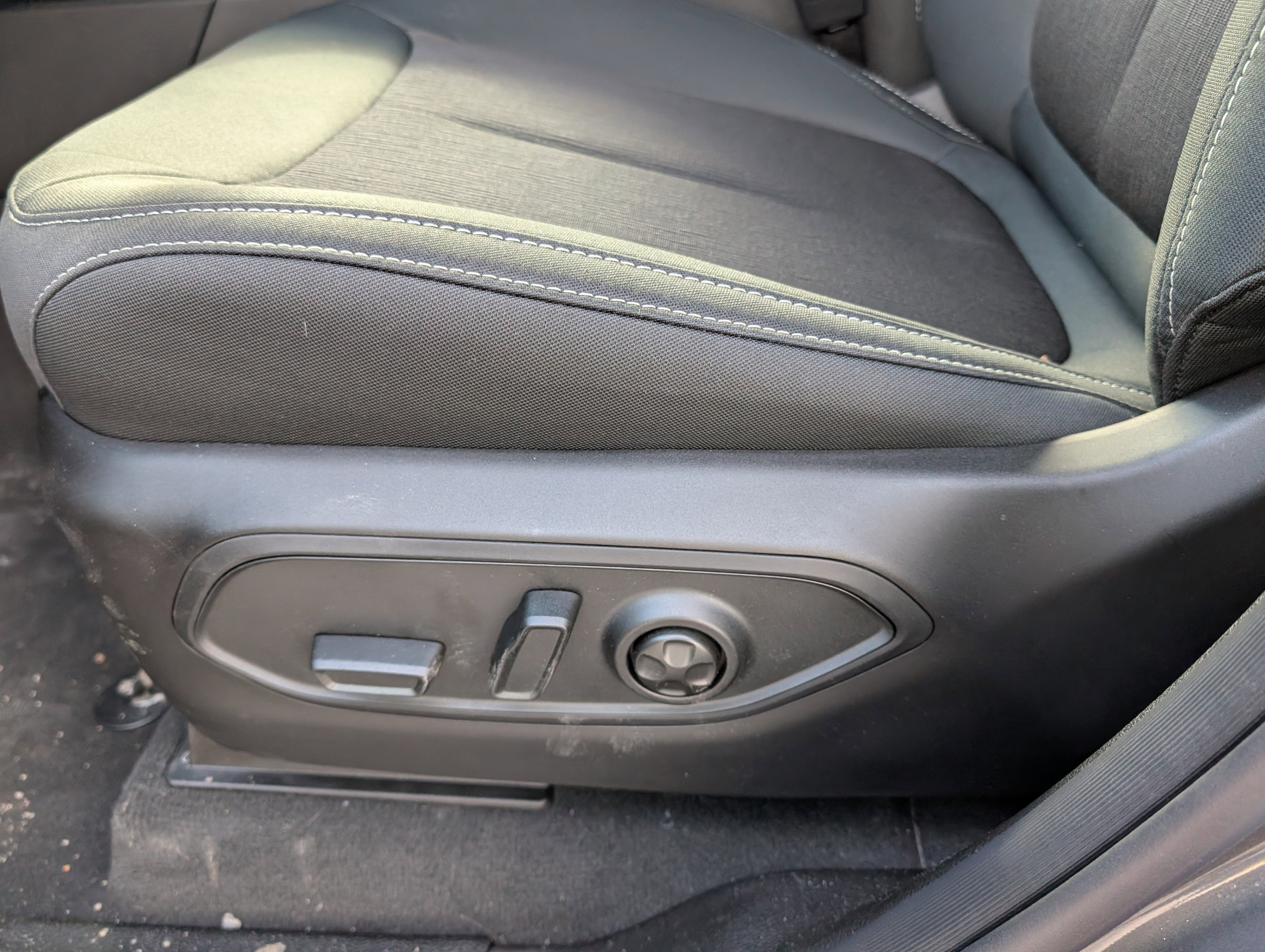 New 2026 Jeep Grand Cherokee Laredo image 16