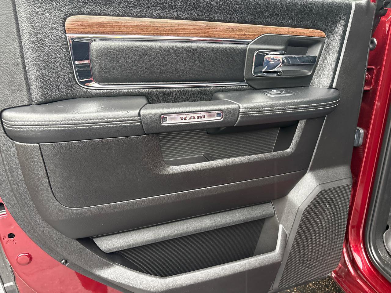 Used 2018 RAM 2500 Laramie w/ Sport Appearance Group AWD/4WD image 27