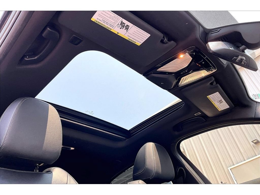 Used 2020 BMW 330i Sedan w/ M Sport Package RWD image 22