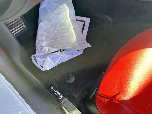 Used 2024 Chevrolet Corvette Stingray Convertible w/ Z51 Performance Package image 30