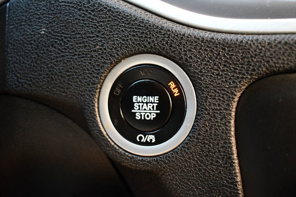 Used 2022 Dodge Charger SXT image 35