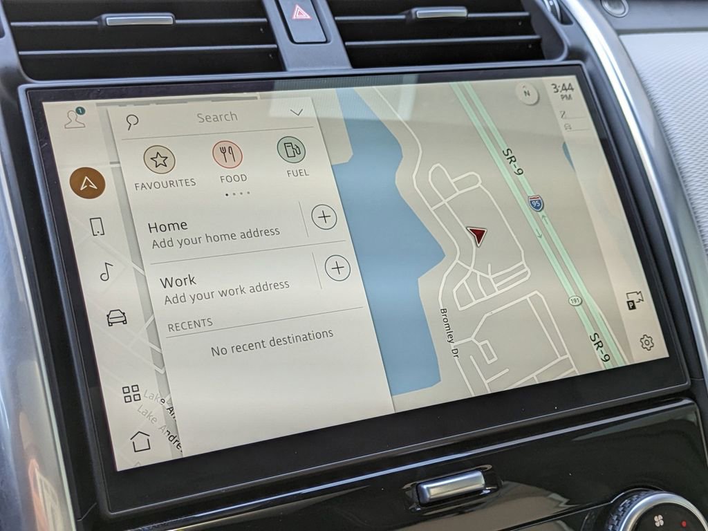 Used 2024 Land Rover Discovery Dynamic SE image 33