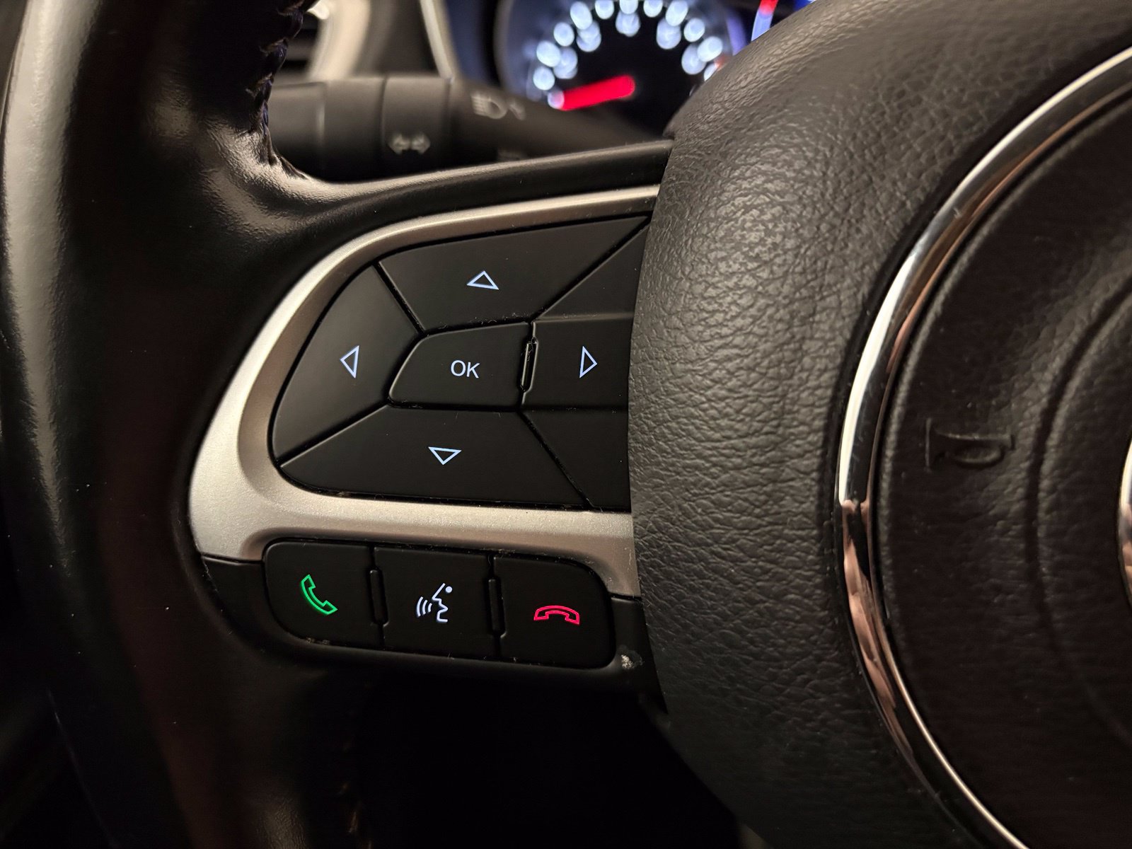 Used 2020 Jeep Compass Latitude AWD/4WD image 9