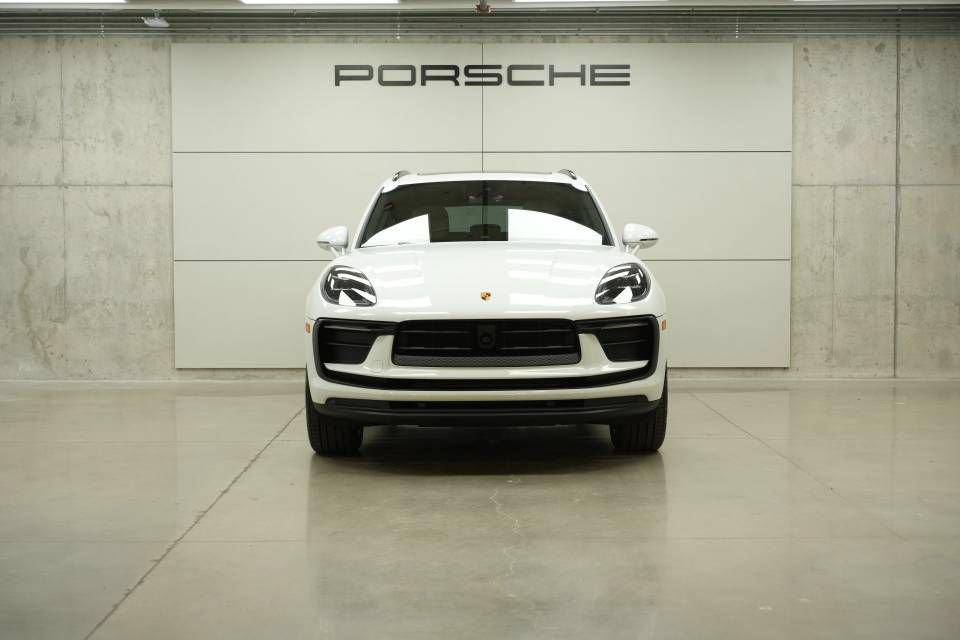 New 2026 Porsche Macan AWD/4WD image 10