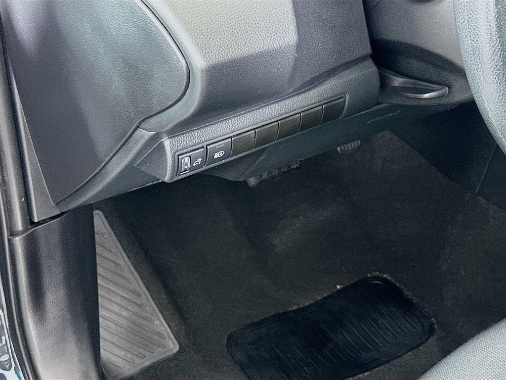 Certified 2024 Toyota Corolla LE FWD image 10