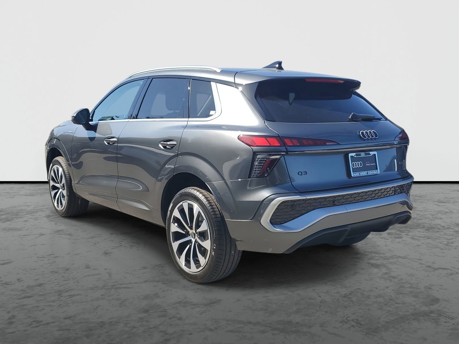 New 2026 Audi Q3 quattro 2.0T AWD/4WD image 4