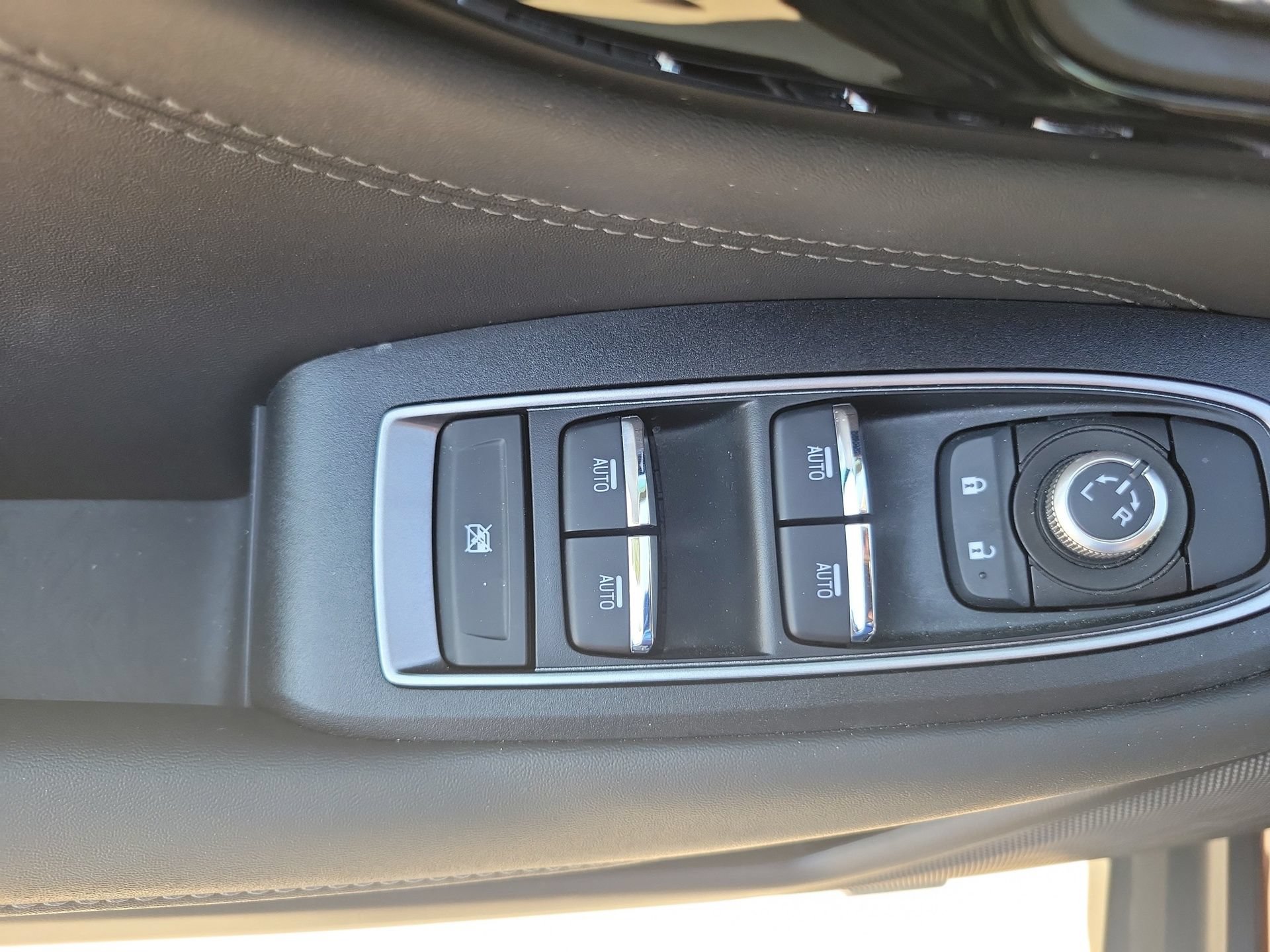 Used 2025 Subaru Outback Limited AWD/4WD image 16