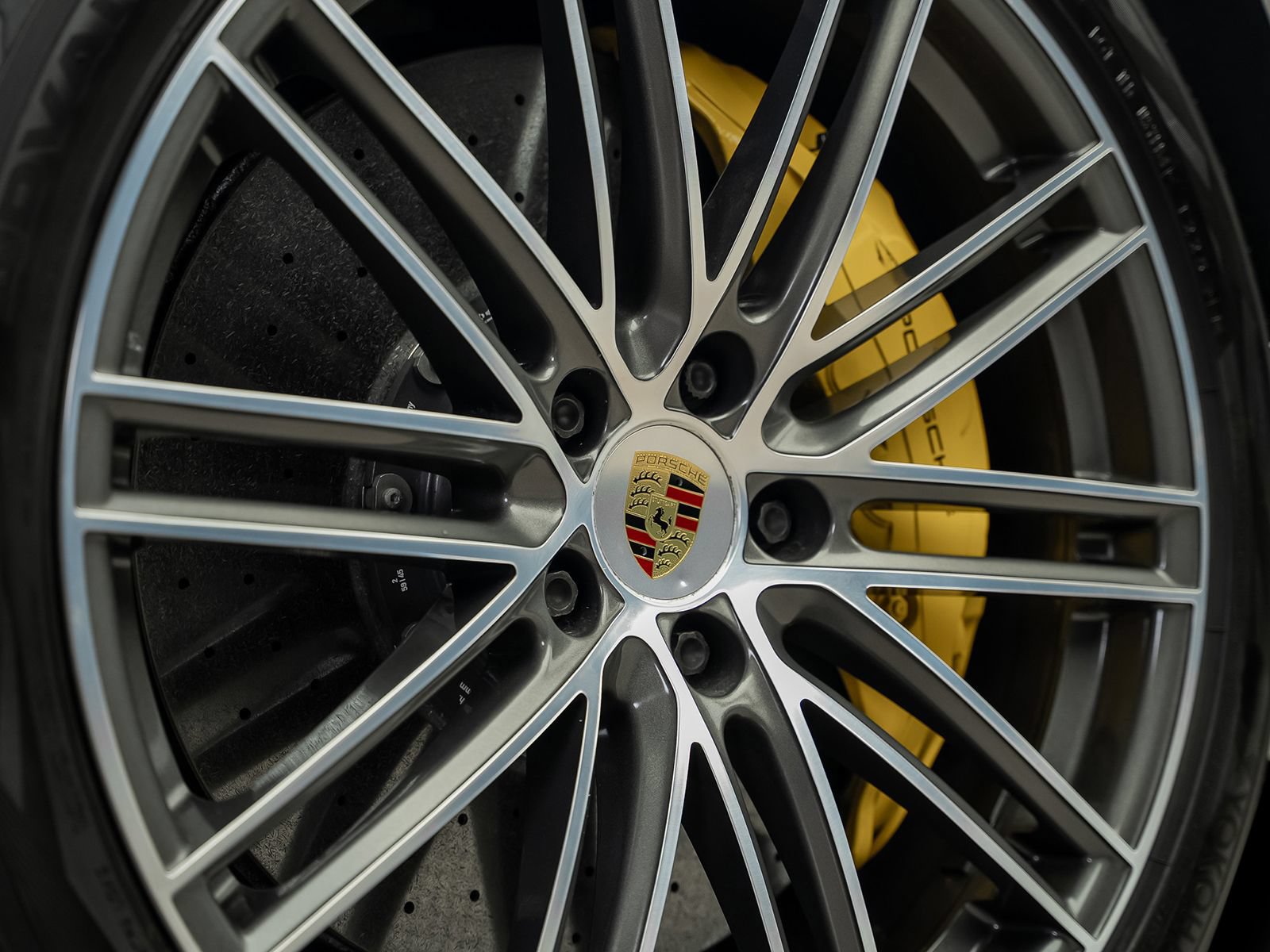 Used 2022 Porsche Cayenne Turbo S AWD/4WD image 22