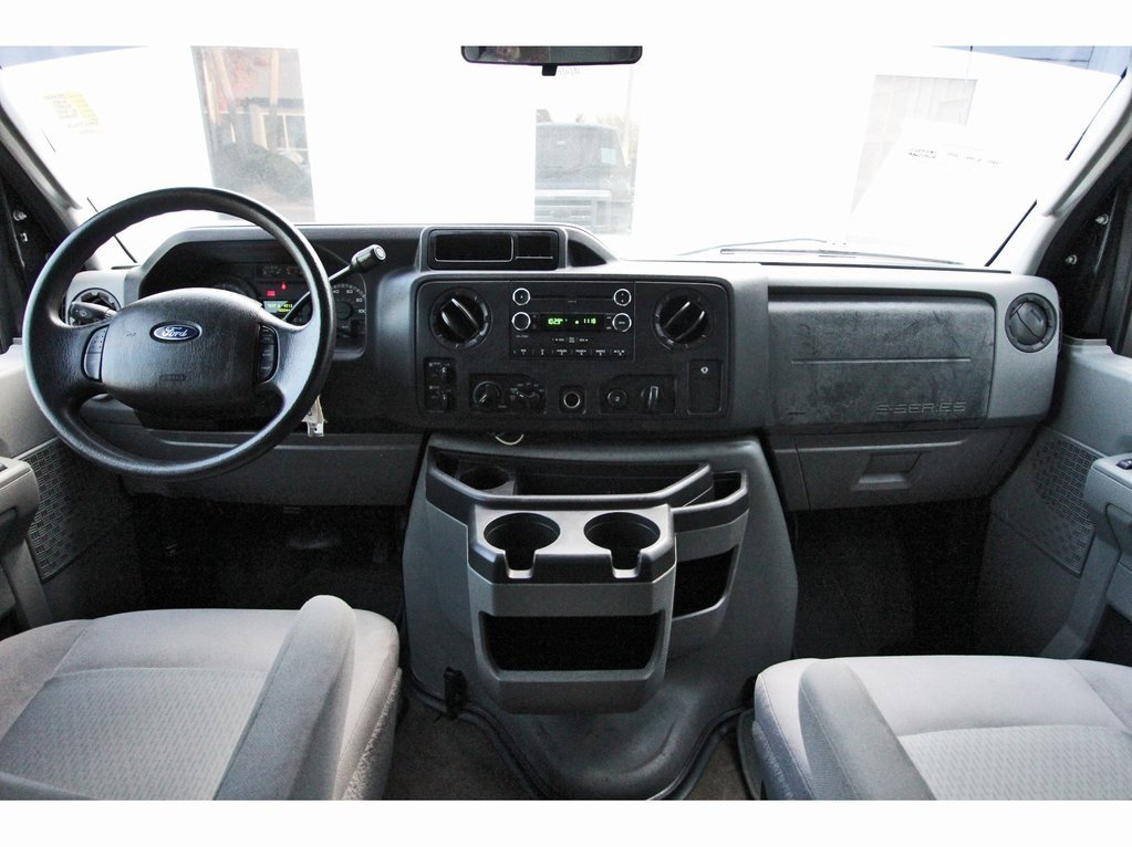 Used 2013 Ford E-350 and Econoline 350 XLT image 7