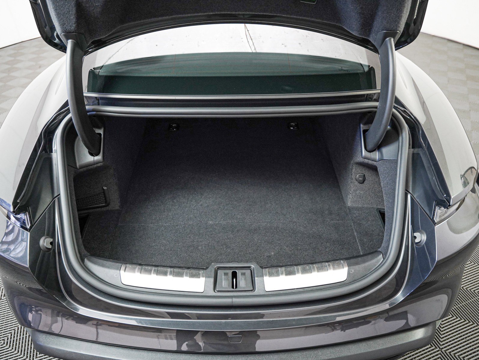 Used 2021 Porsche Taycan 4S image 24