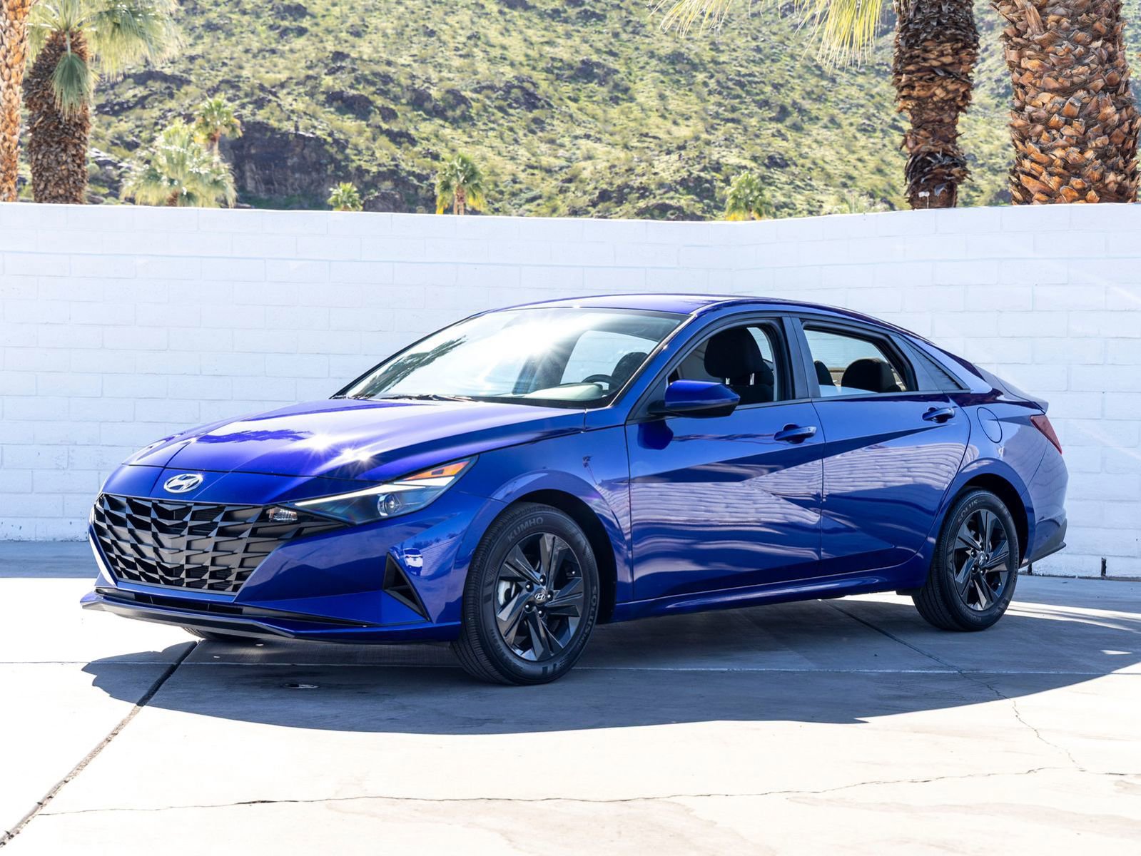 Used 2023 Hyundai Elantra SEL w/ Cargo Package image 5