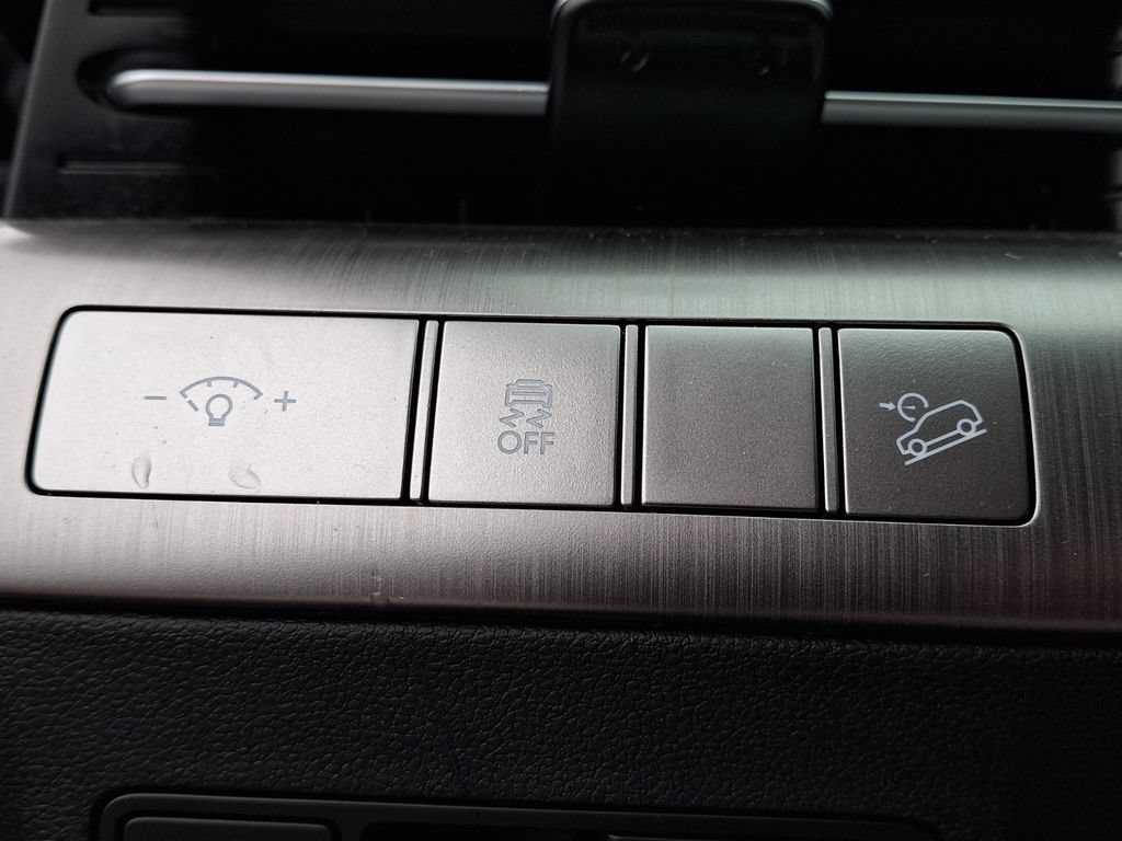 Used 2024 Hyundai Kona SEL AWD/4WD image 25