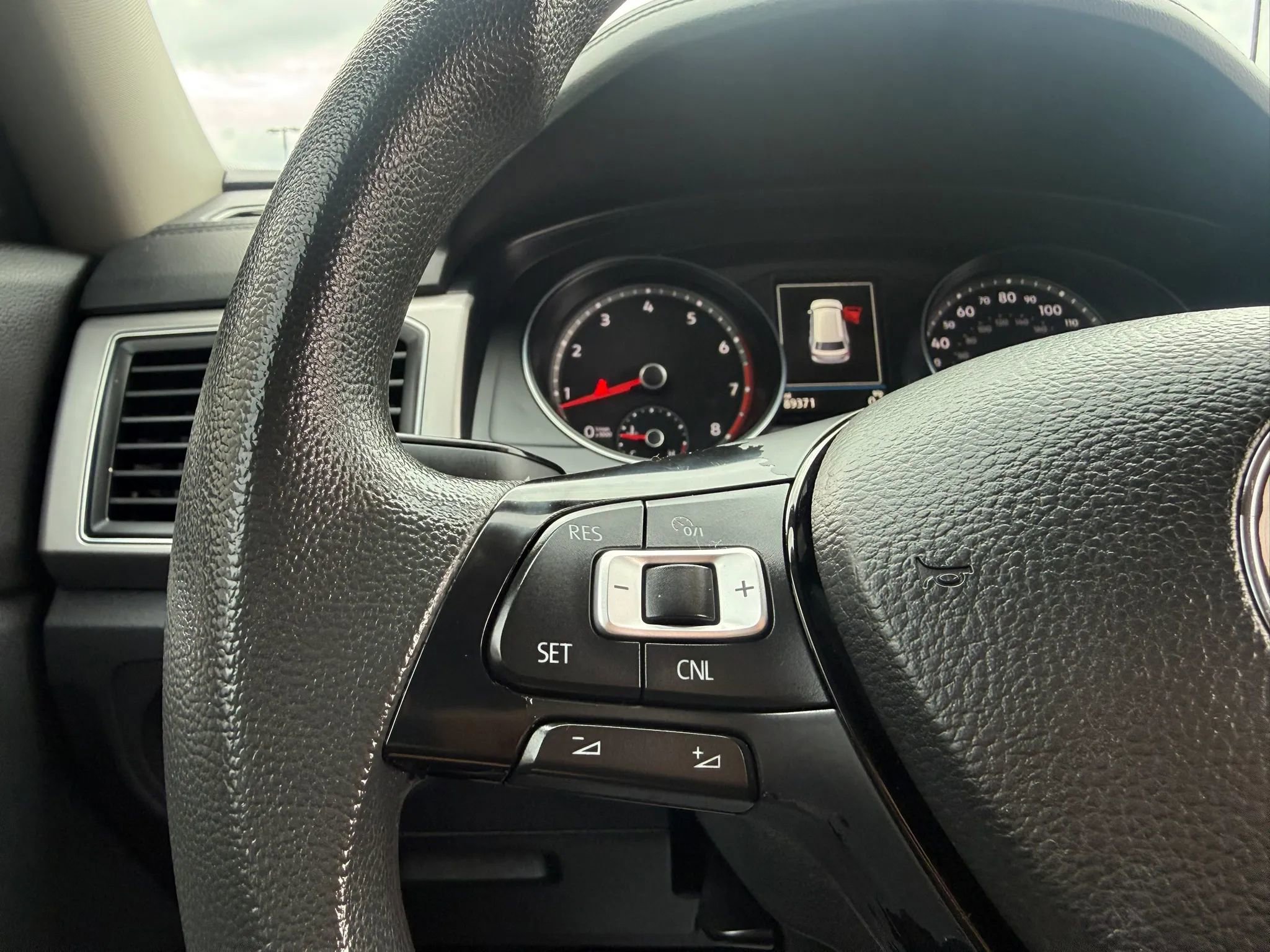 Used 2018 Volkswagen Atlas S AWD/4WD image 28