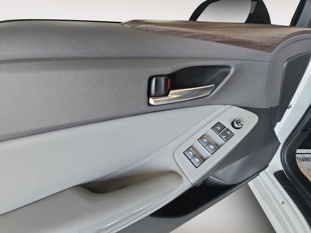 Used 2019 Toyota Avalon XLE w/ Moonroof Package FWD image 10