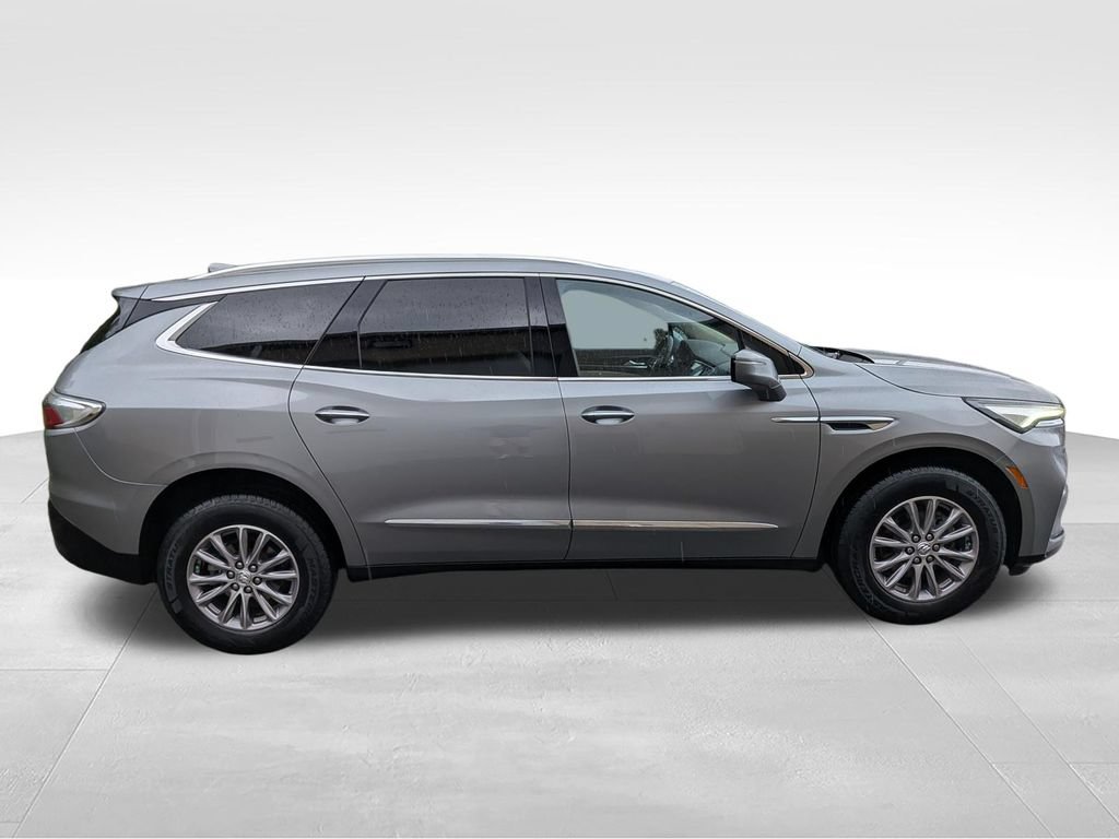 Used 2024 Buick Enclave Essence AWD/4WD image 12