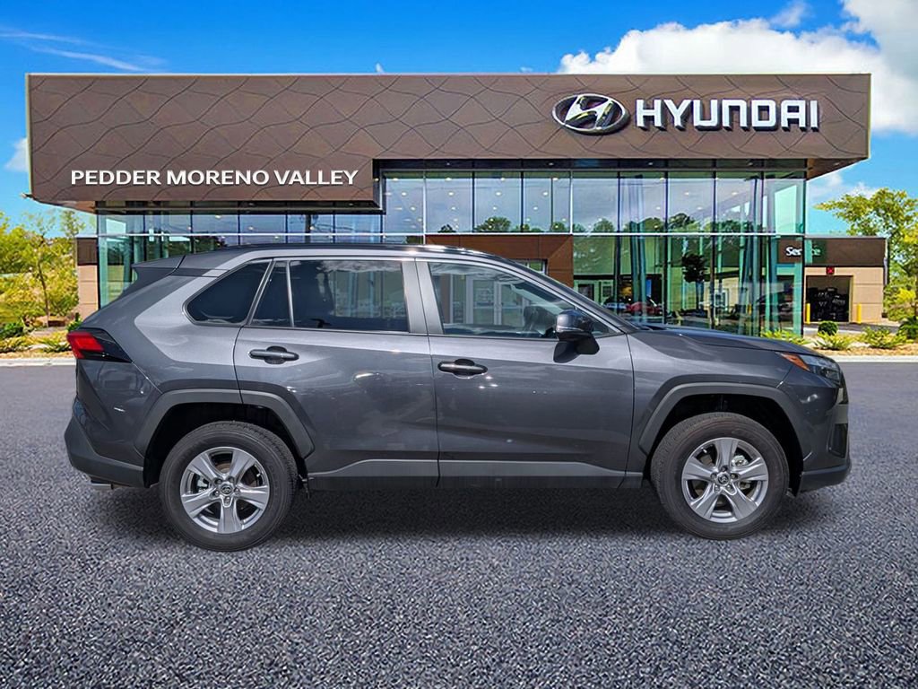 Used 2025 Toyota RAV4 XLE w/ Convenience Package image 2