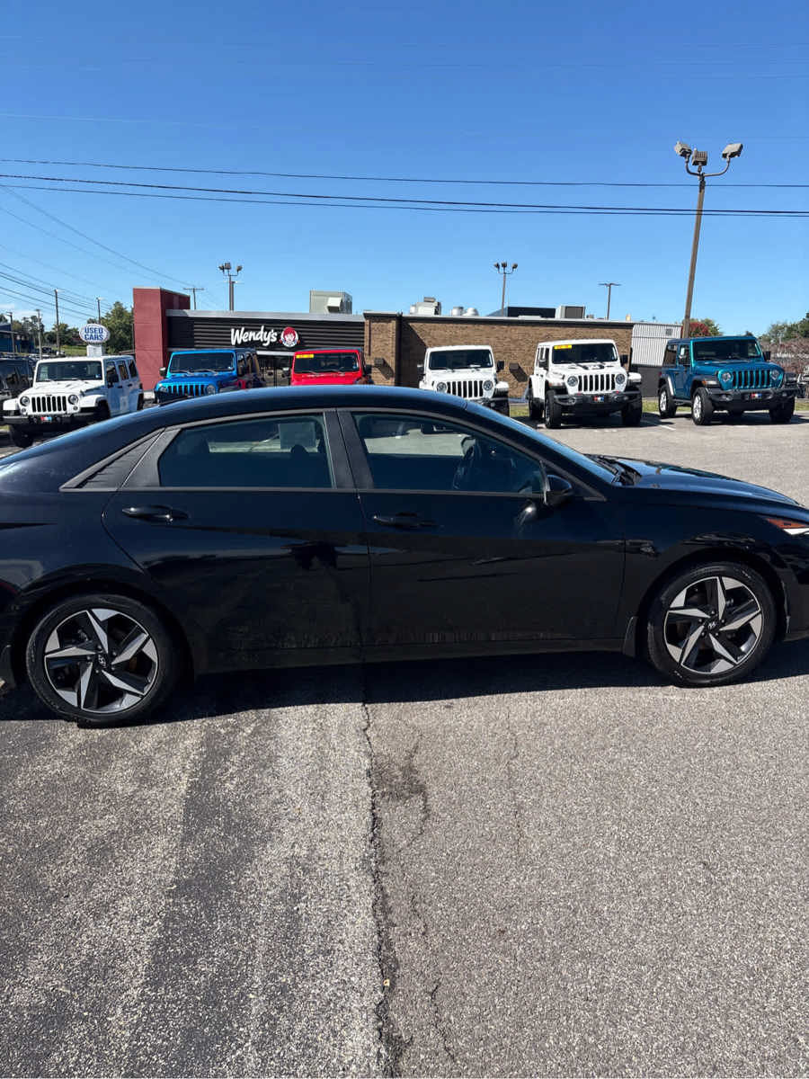 Used 2023 Hyundai Elantra SEL w/ Convenience Package FWD image 22