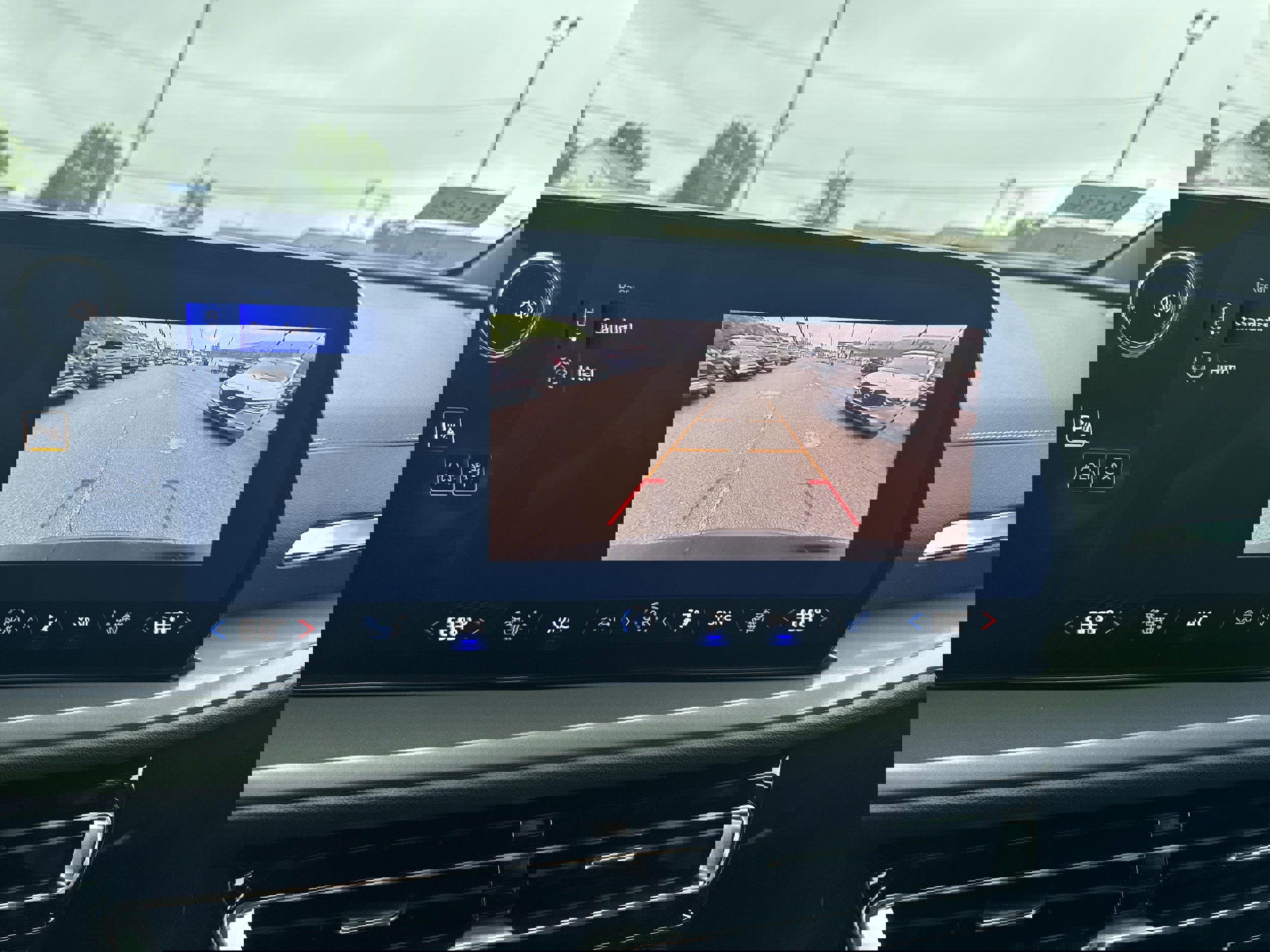 New 2026 Chevrolet Traverse LT image 28