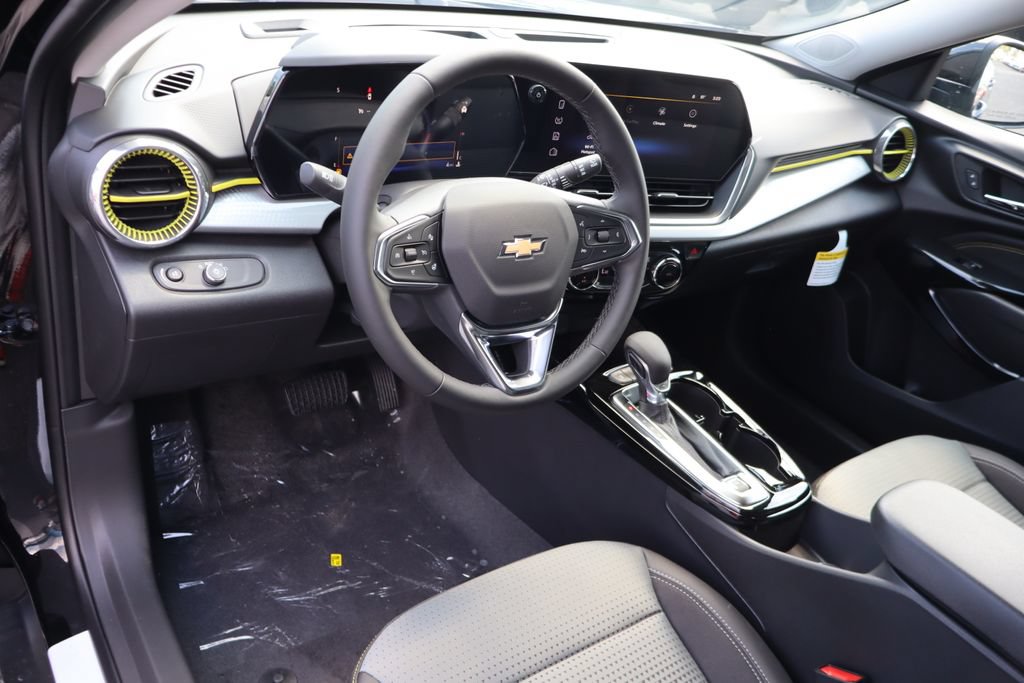 New 2026 Chevrolet Trax LT w/ LT Convenience Package FWD image 6