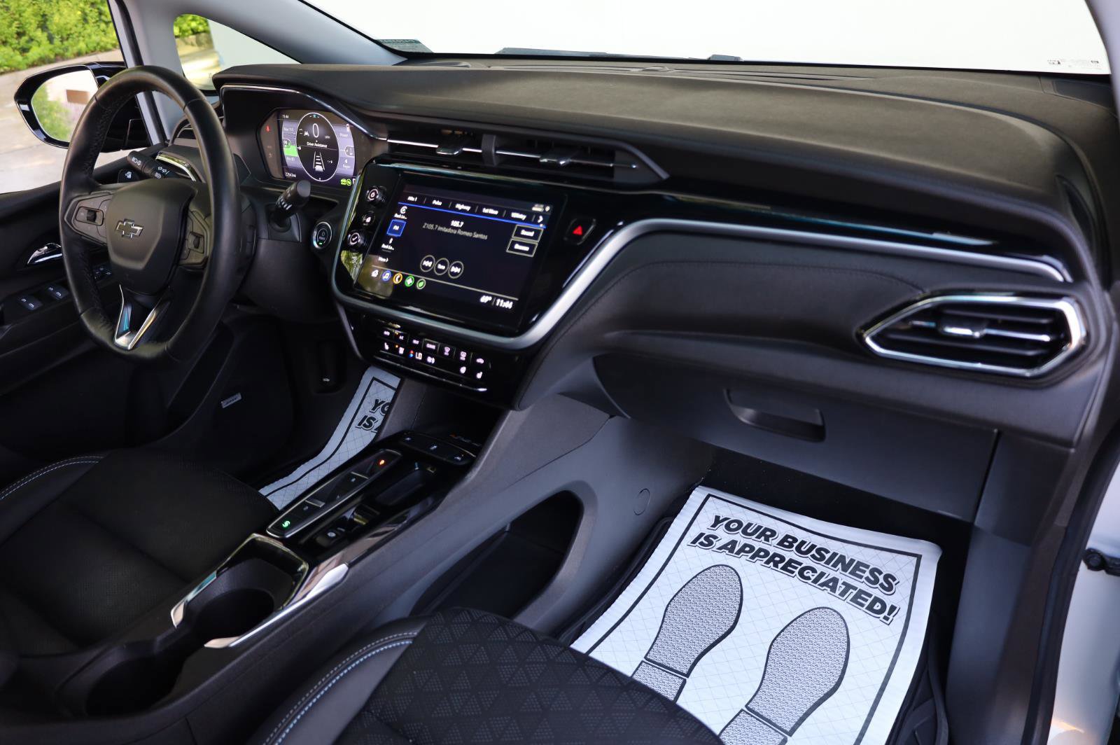 Used 2023 Chevrolet Bolt LT w/ Infotainment Package FWD image 27