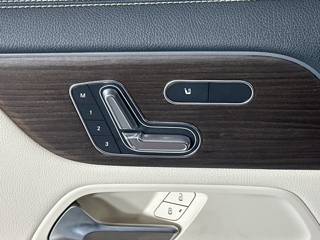 Certified 2026 Mercedes-Benz GLA 250 4MATIC image 11