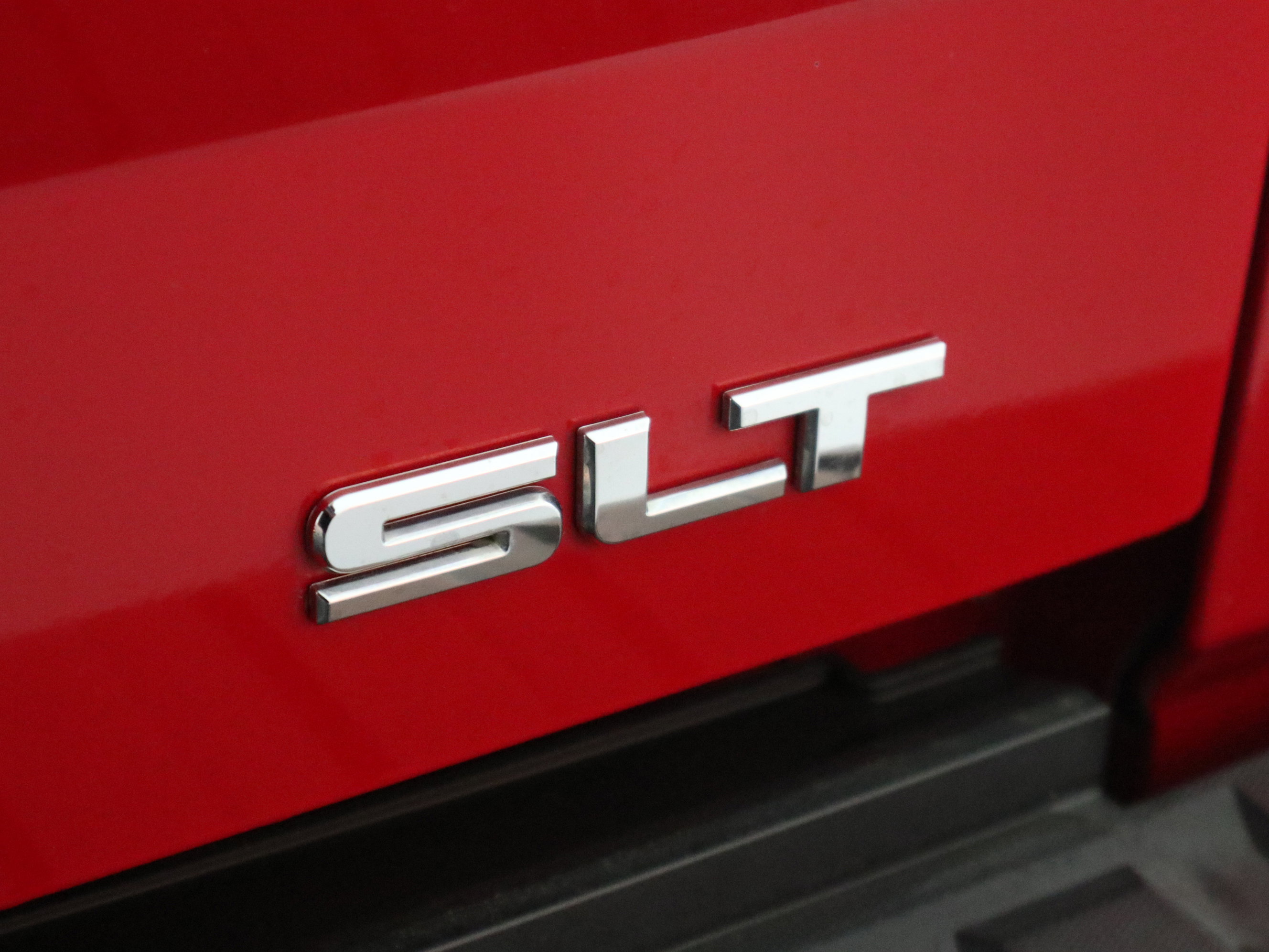 Used 2014 GMC Sierra 1500 SLT w/ Suspension Package, Off-Road image 35