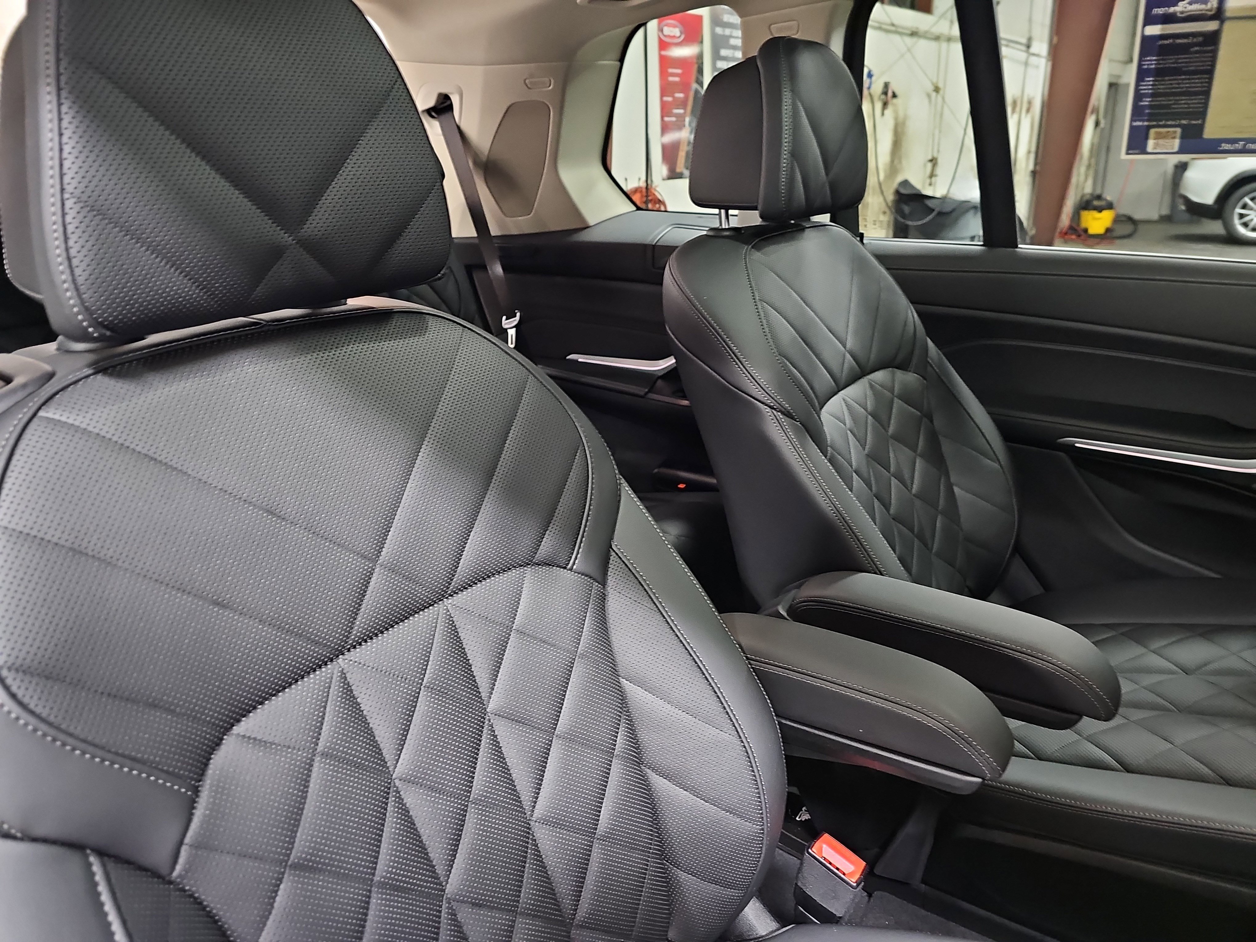 Certified 2025 BMW X7 xDrive40i image 13