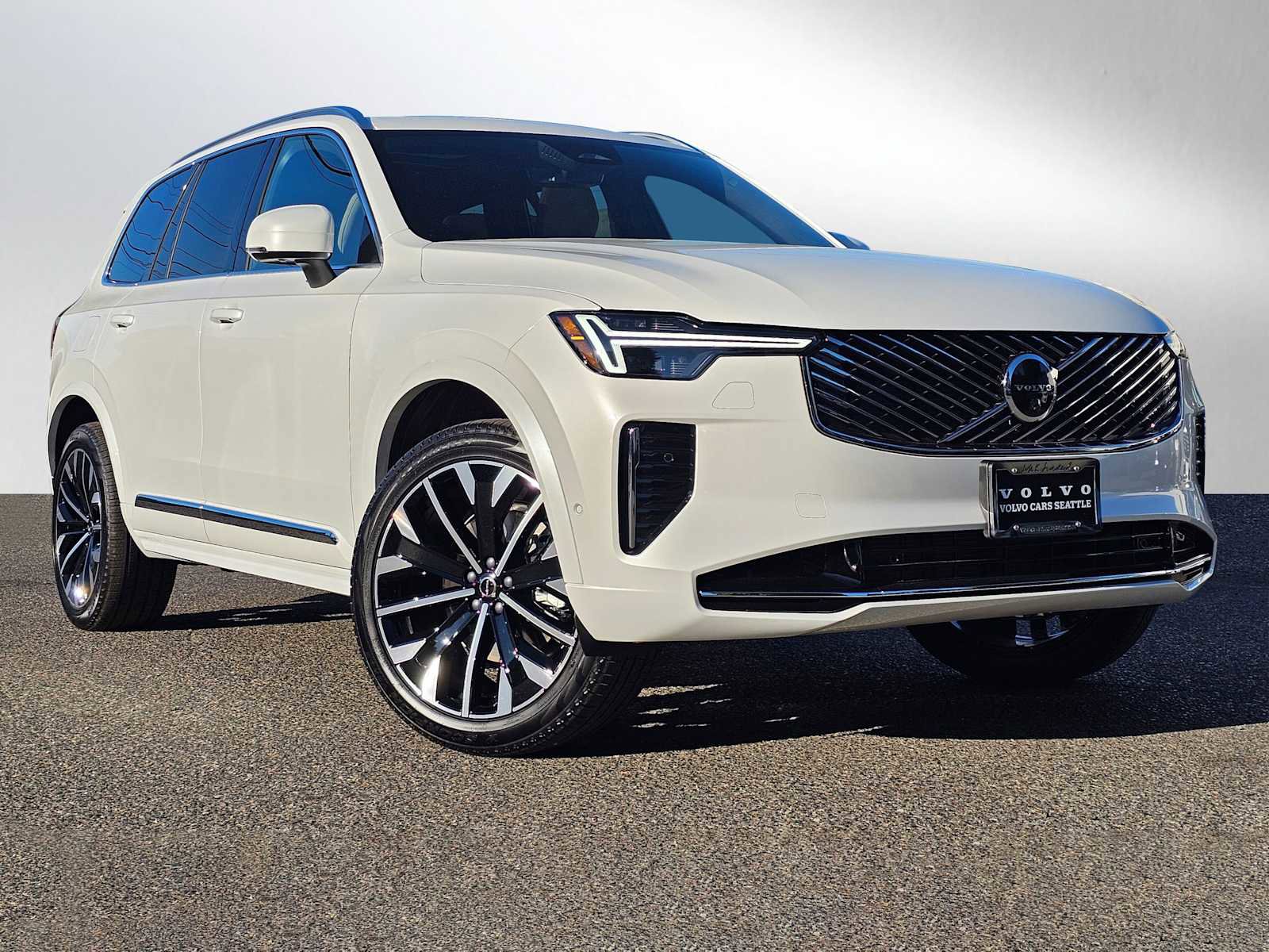 New 2026 Volvo XC90 B6 Plus w/ Protection Package Premier image 1