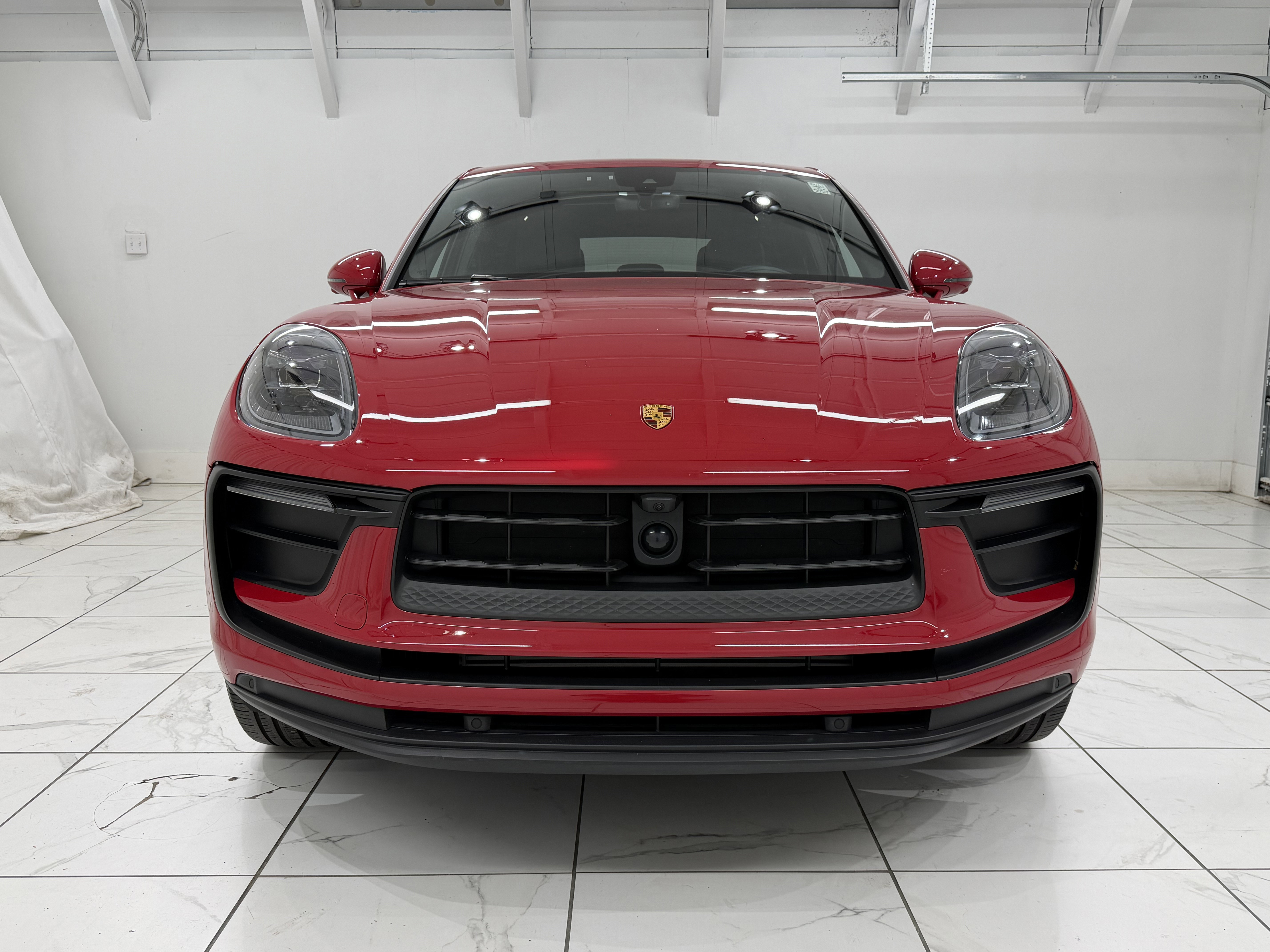 Certified 2024 Porsche Macan image 9