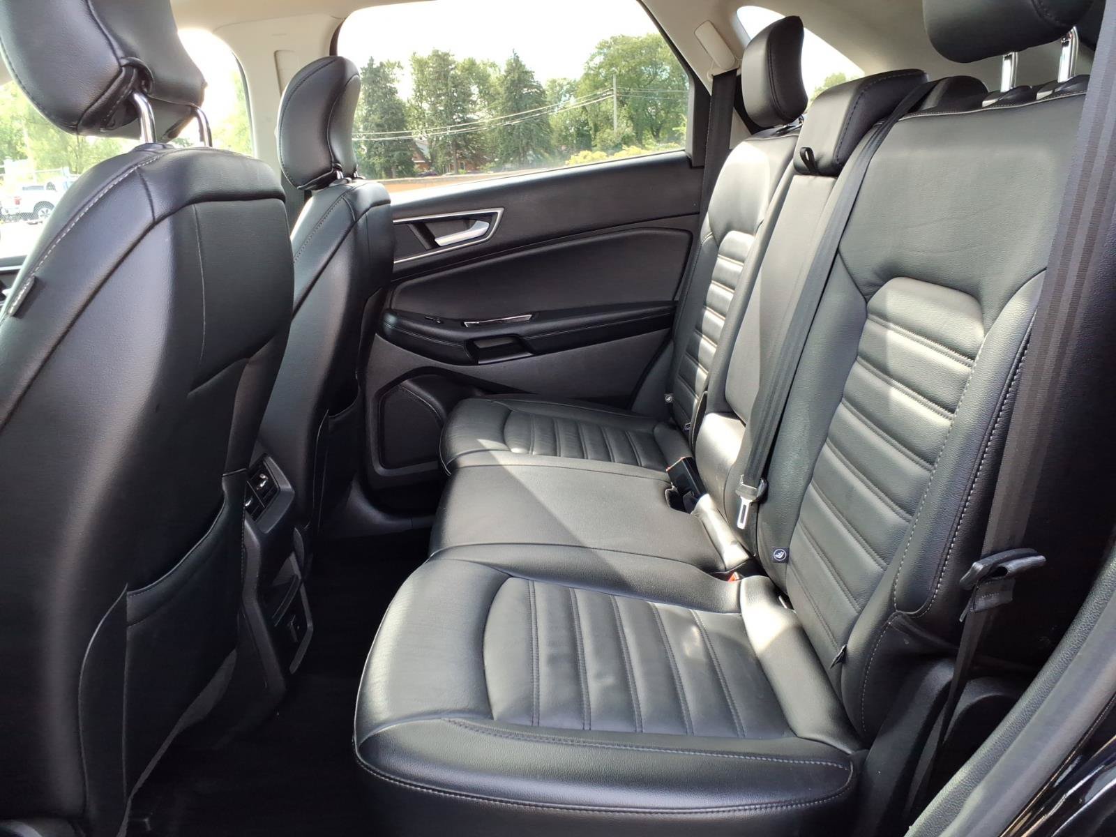 Used 2018 Ford Edge SEL w/ Equipment Group 201A AWD/4WD image 8