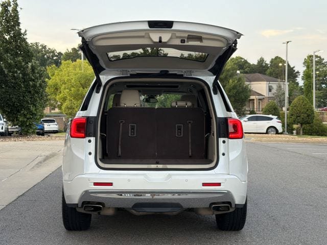 Used 2019 GMC Acadia Denali w/ Technology Package FWD image 15