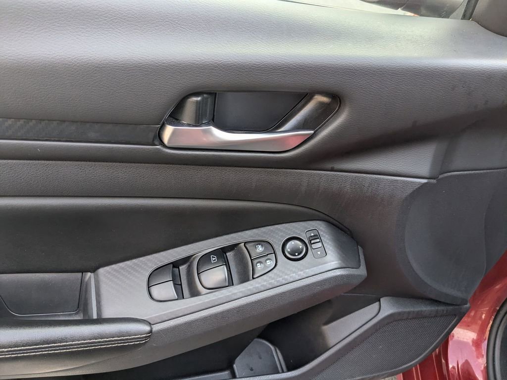 Used 2024 Nissan Altima 2.5 SV image 22